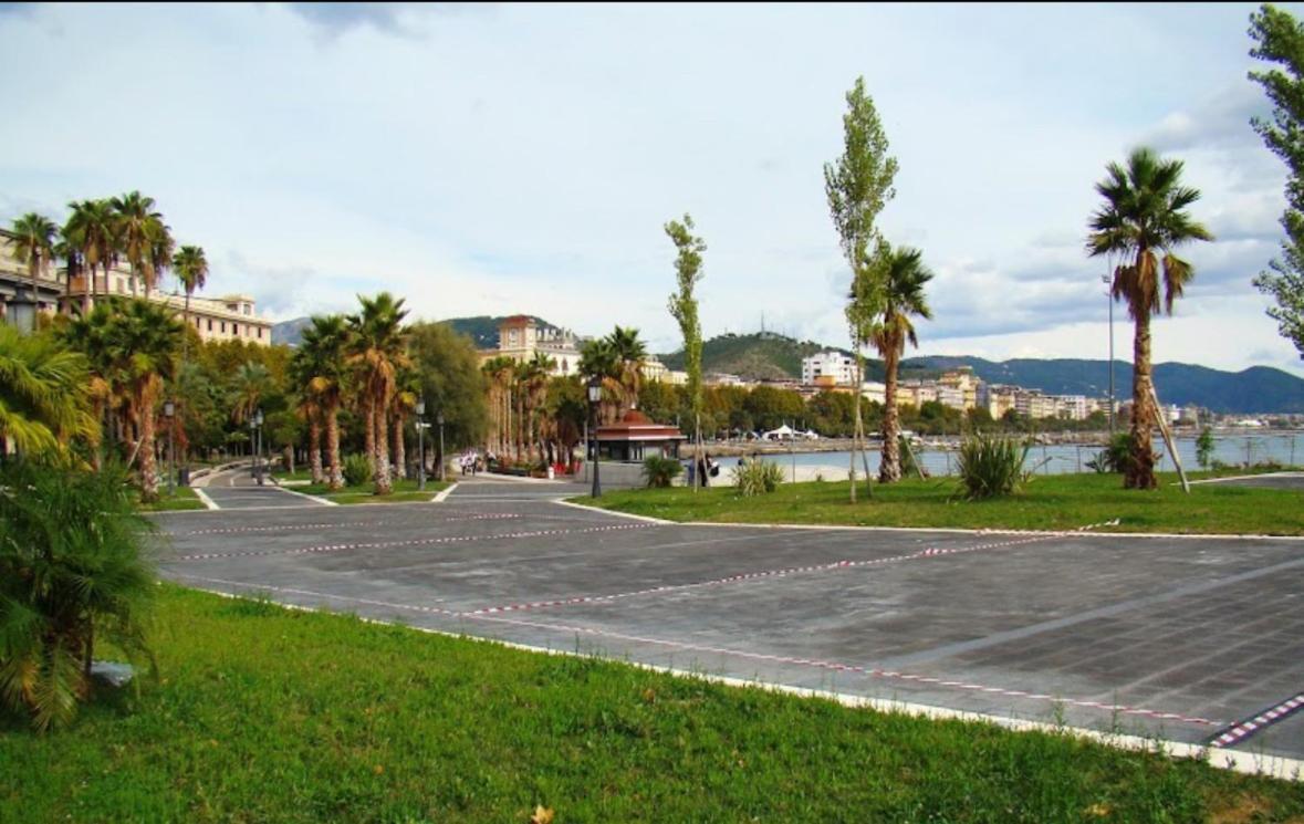 Salerno Mare E Luci Apartment Bagian luar foto