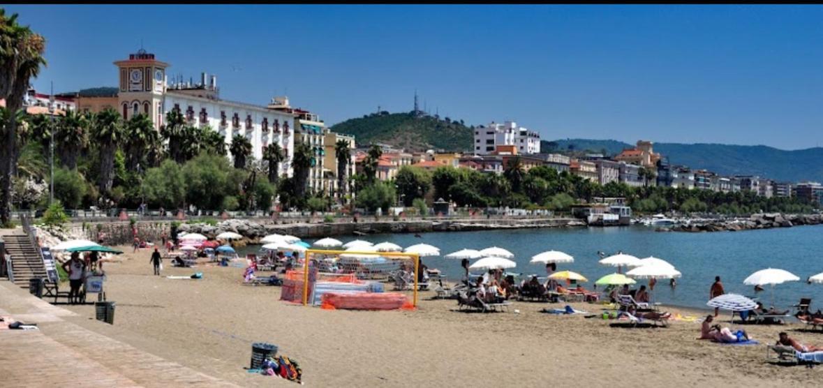 Salerno Mare E Luci Apartment Bagian luar foto