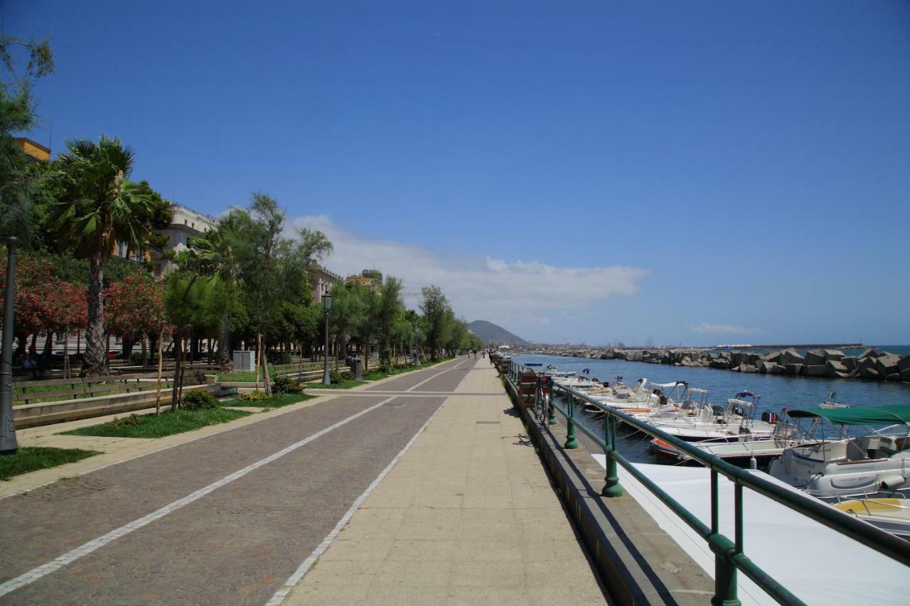 Salerno Mare E Luci Apartment Bagian luar foto