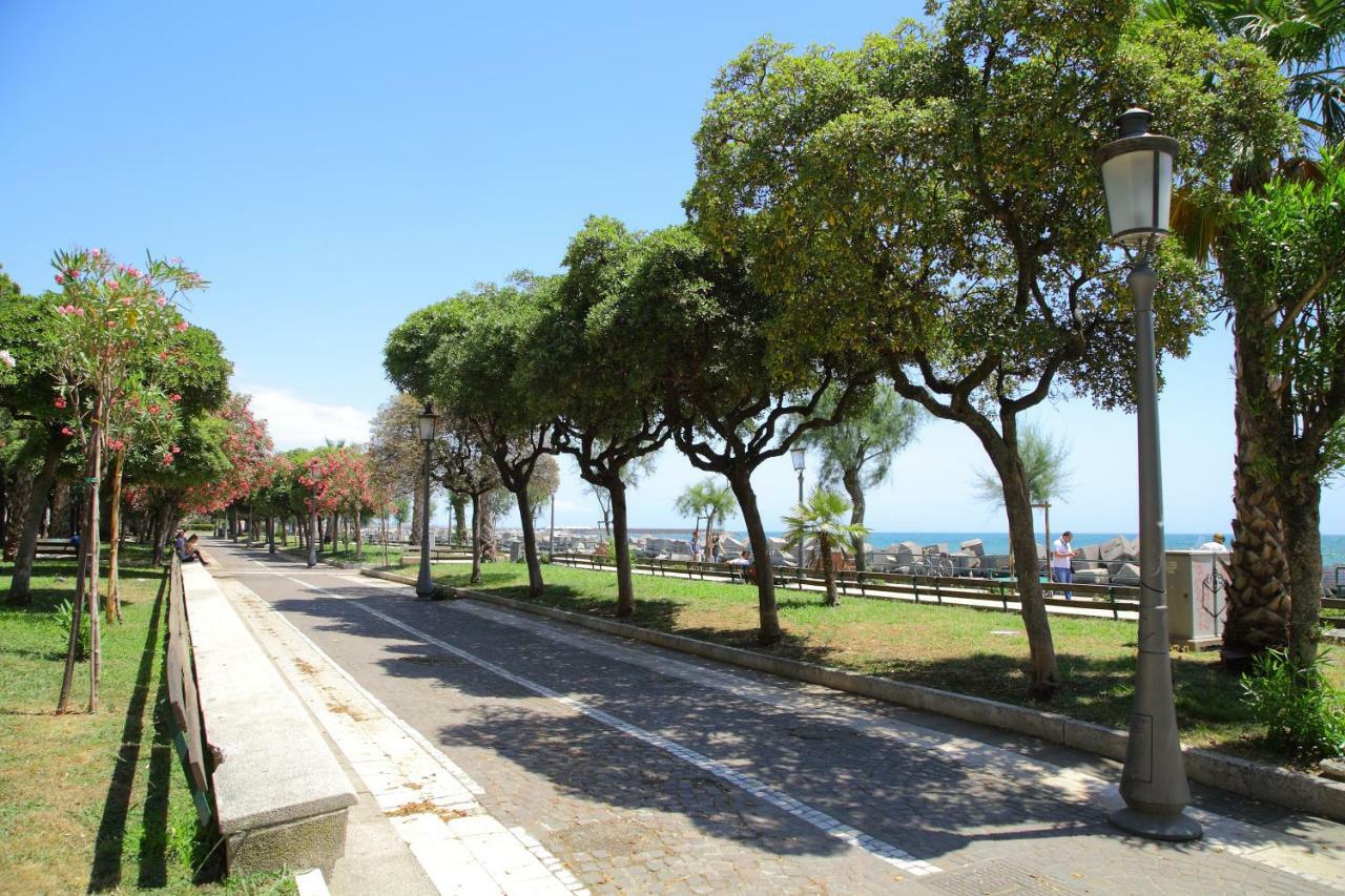 Salerno Mare E Luci Apartment Bagian luar foto