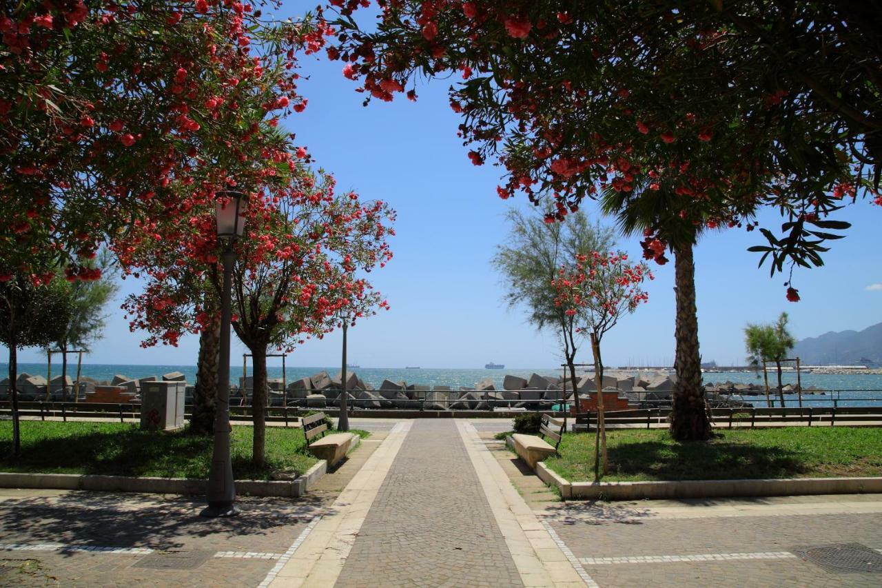 Salerno Mare E Luci Apartment Bagian luar foto