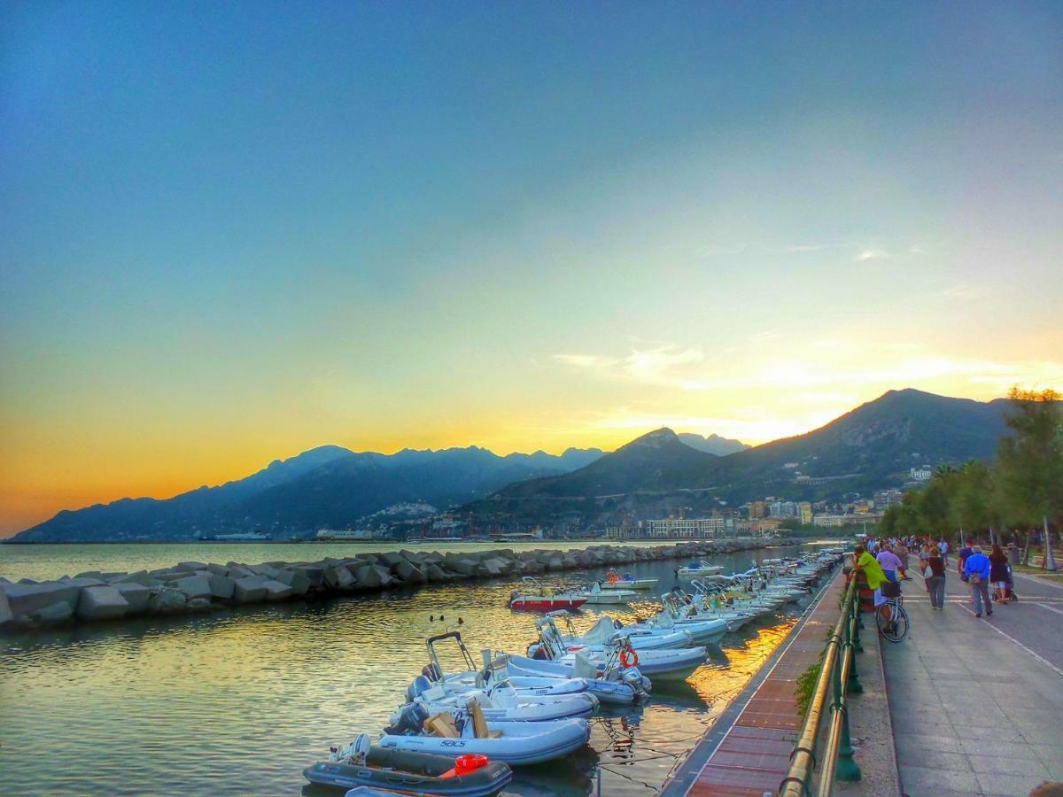 Salerno Mare E Luci Apartment Bagian luar foto